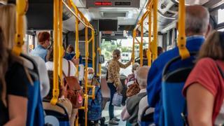 Insulta a personas con discapacidad intelectual en una guagua en Gran Canaria