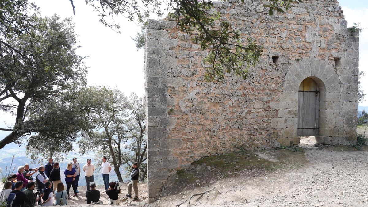 El Consell redactará un plan de restauración del Castell de Alaró cuando asuma la propiedad