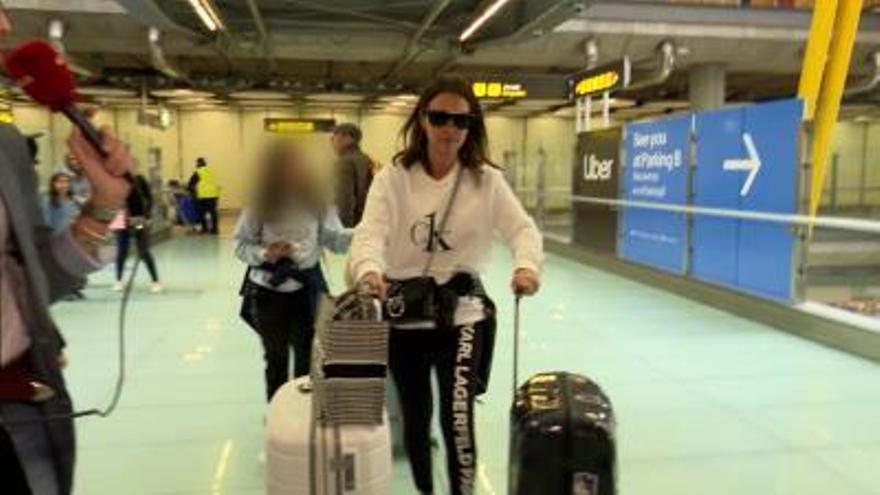 "¿Habéis venido para preguntarme esto?": la reacción de Paula Echevarría con los periodistas al aterrizar en España