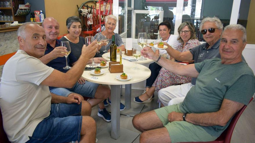 Los clientes puntúan las exquisitas tapas que siete bares les regalan en Valga