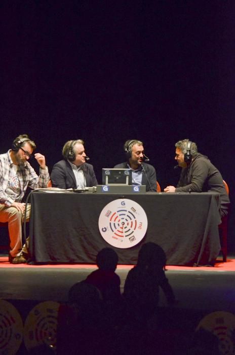 La cuarta edición del programa de radio en directo que organizan profesionales de siete emisoras de la ciudad recauda fondos para la Asociación Gallega de Ludópatas Rehabilitados, Agalure.