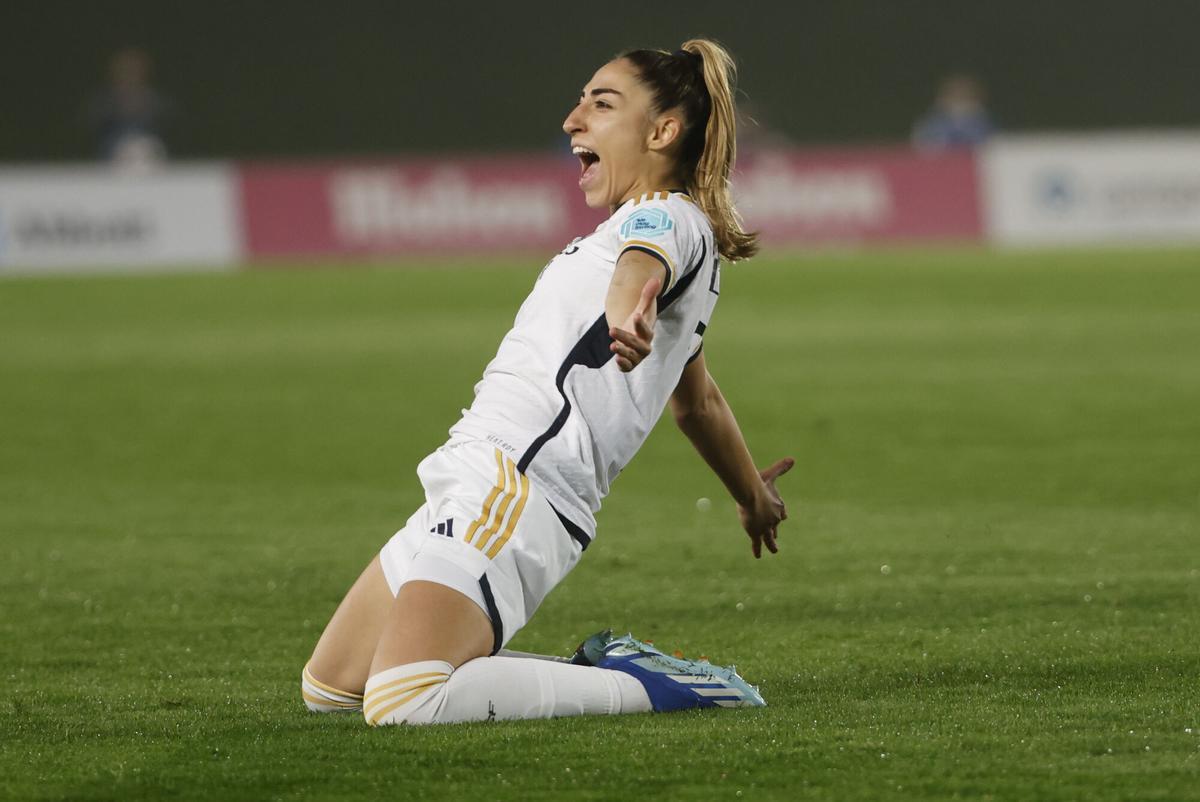 Olga Carmona ante el Chelsea en la fase de grupos de la Champions