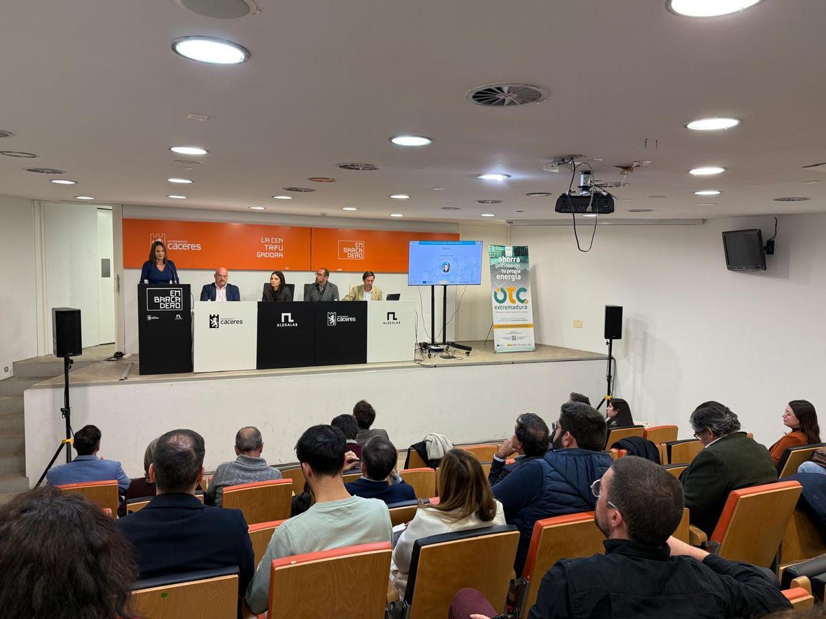 Mesa de clausura de la jornada 'El futuro de las Comunidades Energéticas'.
