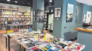 Librería El Halcón Maltés, hecha de la materia de la que se hacen los sueños