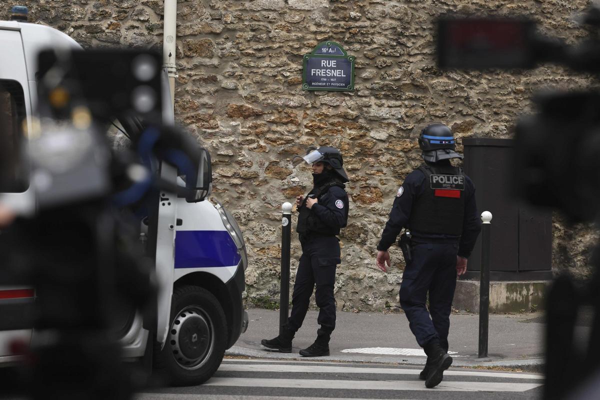 Así ha sido la operación policial para detener al hombre que ha entrado en el consulado de Irán en París