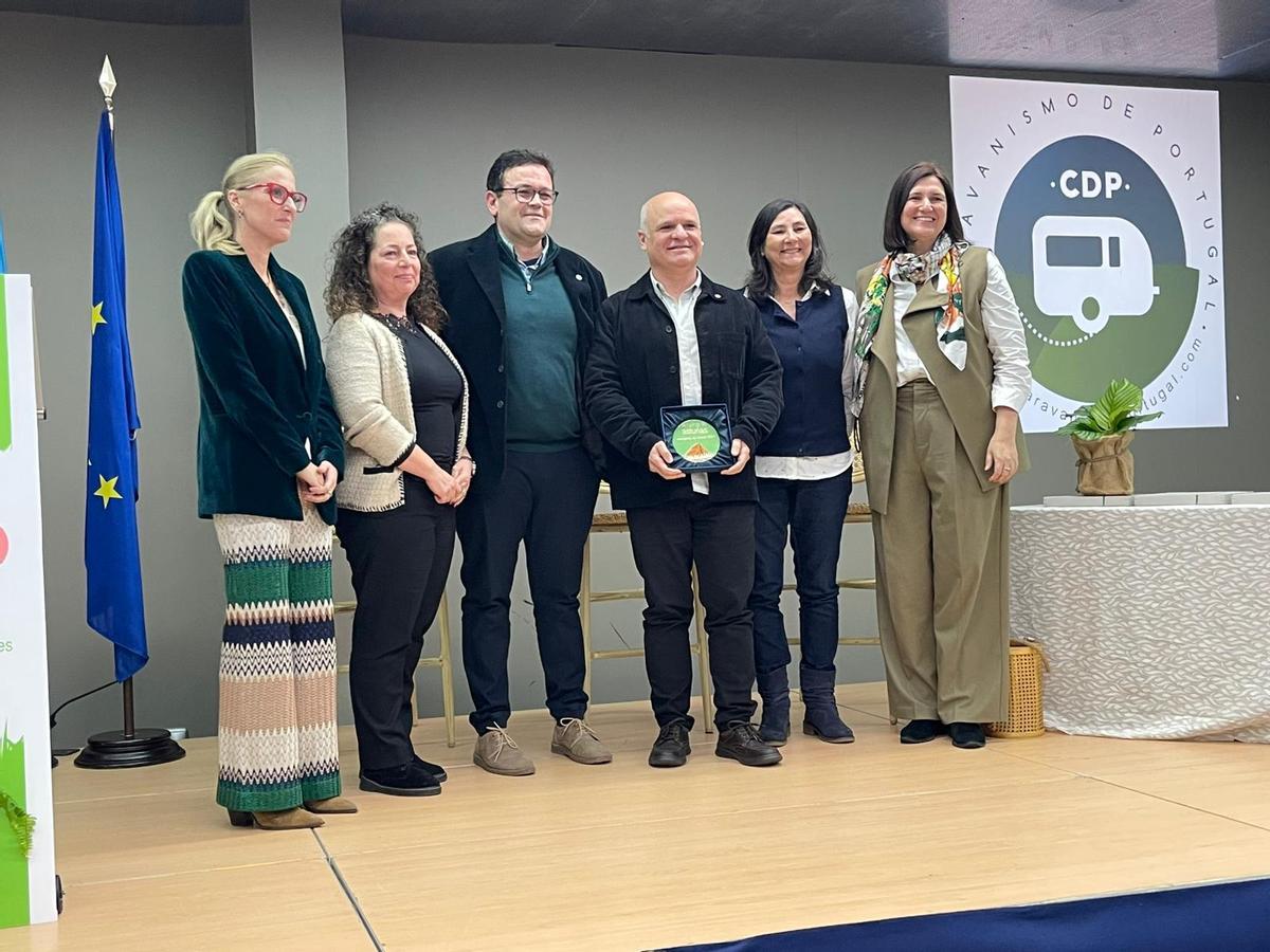 Los seis galardonados por la asociación de campistas asturianos.
