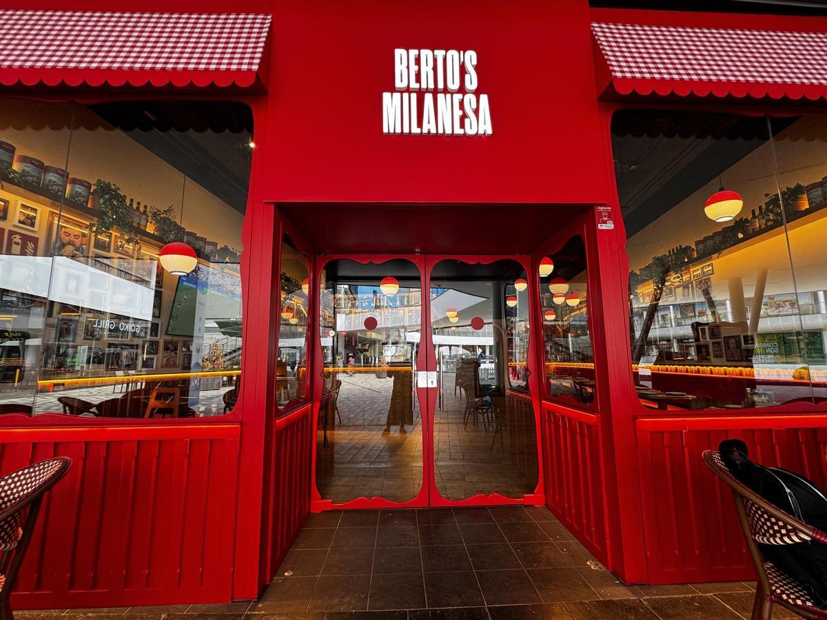 La entrada de uno de los locales de Berto's Milanesa