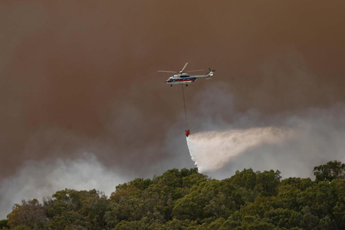 Un incendio en Corme obliga a evacuar a vecinos