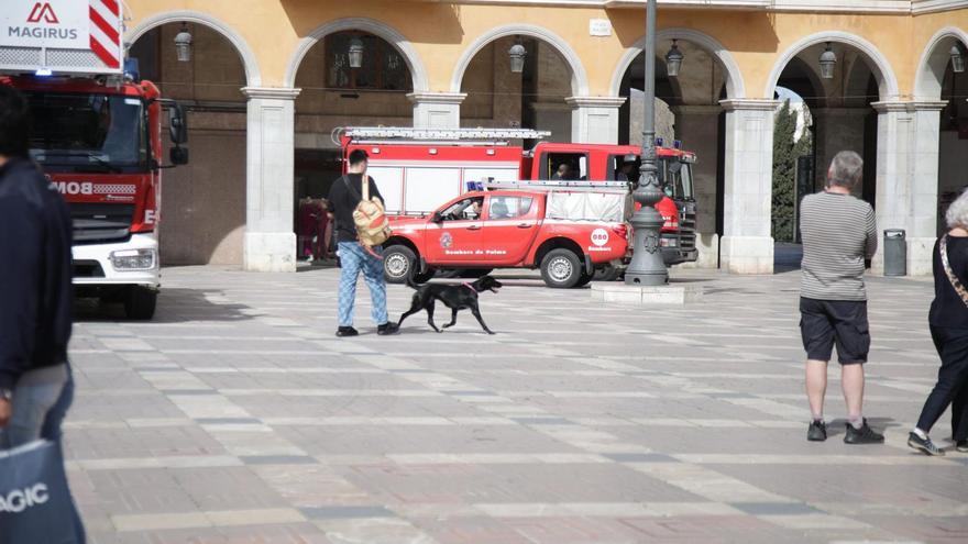 Alarma por un incendio en un piso en la Plaça Major de Palma