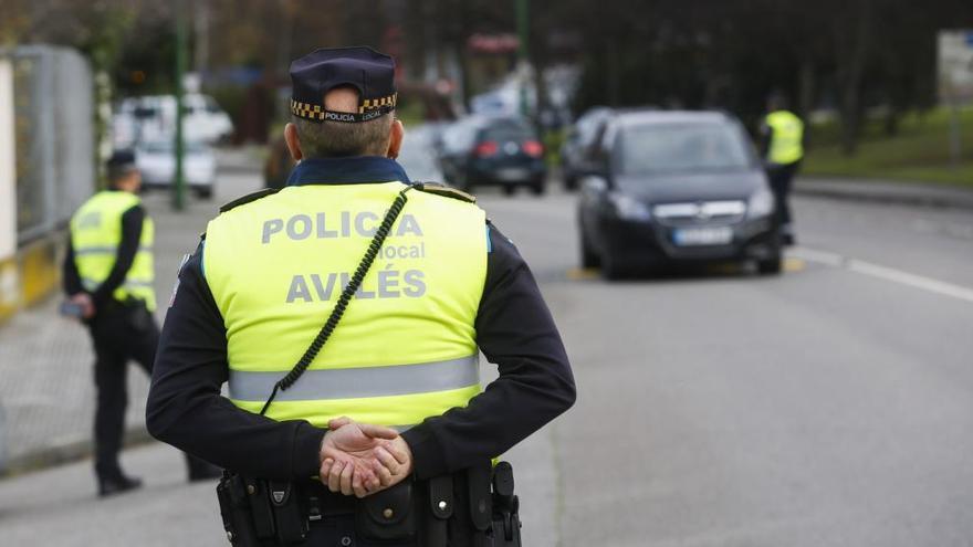 Un control policial en Avilés