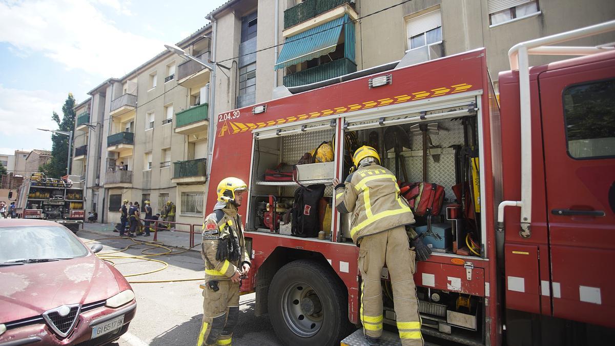 Incendi de gravetat en un pis de Salt