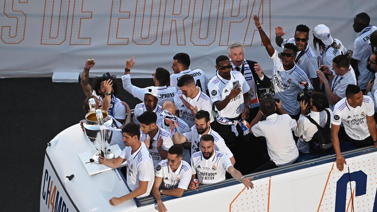 El Real Madrid celebra su 14ª Copa de Europa con su afición