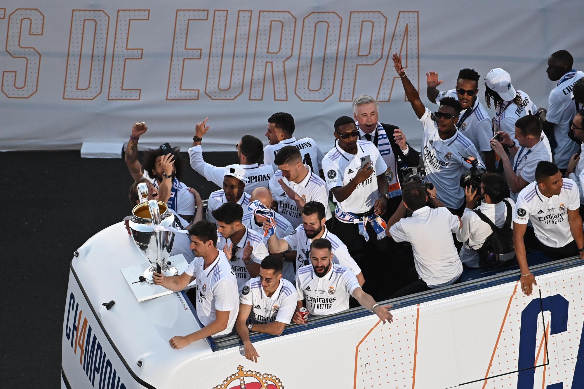 El Real Madrid celebra su 14ª Copa de Europa con su afición