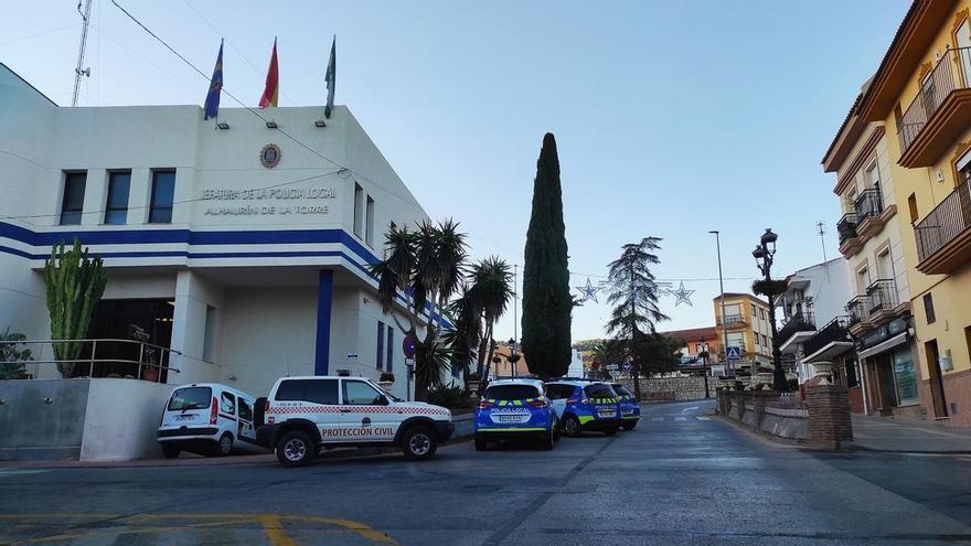 Cuatro policías evitan el suicidio de una joven en Alhaurín de la Torre