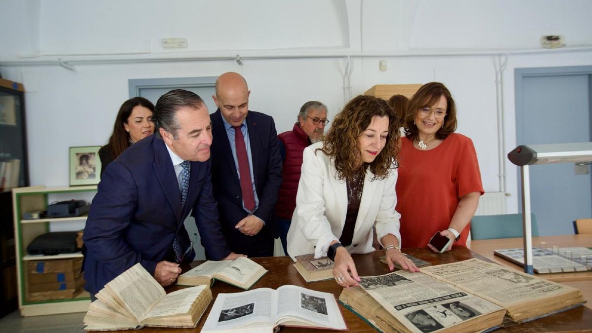 La consejera Carmen Castillo ha visitado el IES Luis Barahona de Soto de Archidona.
