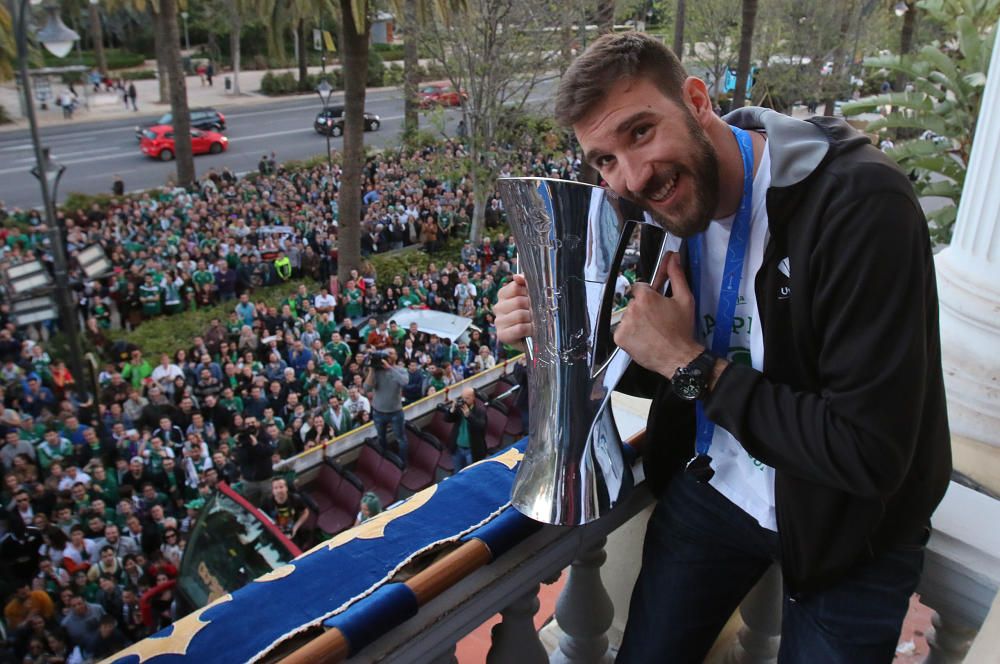 Málaga se lanza la calle para celebrar la EuroCup