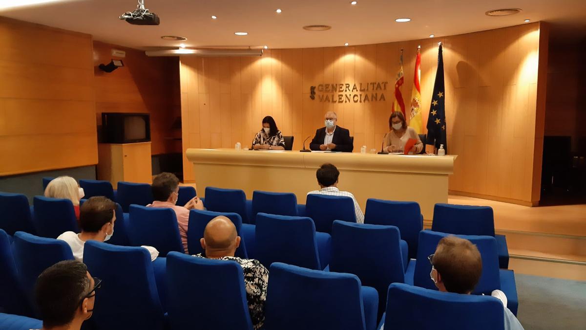 Reunión de la convocatoria esta mañana en la Casa dels Caragols en Castelló.