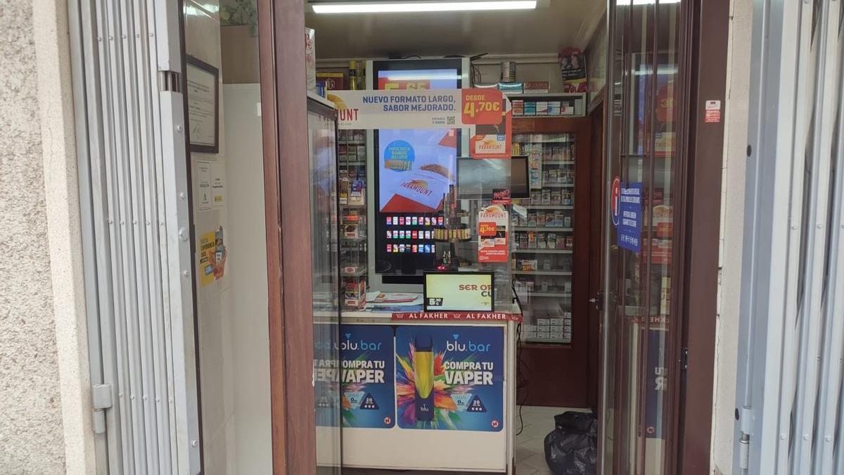 Interior del estanco de la calle Rosales de Baena, en el que ocurrieron los hechos.