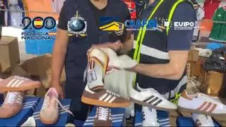 95 detenidos en 15 puntos de España con 16 toneladas de equipaciones de selecciones falsas