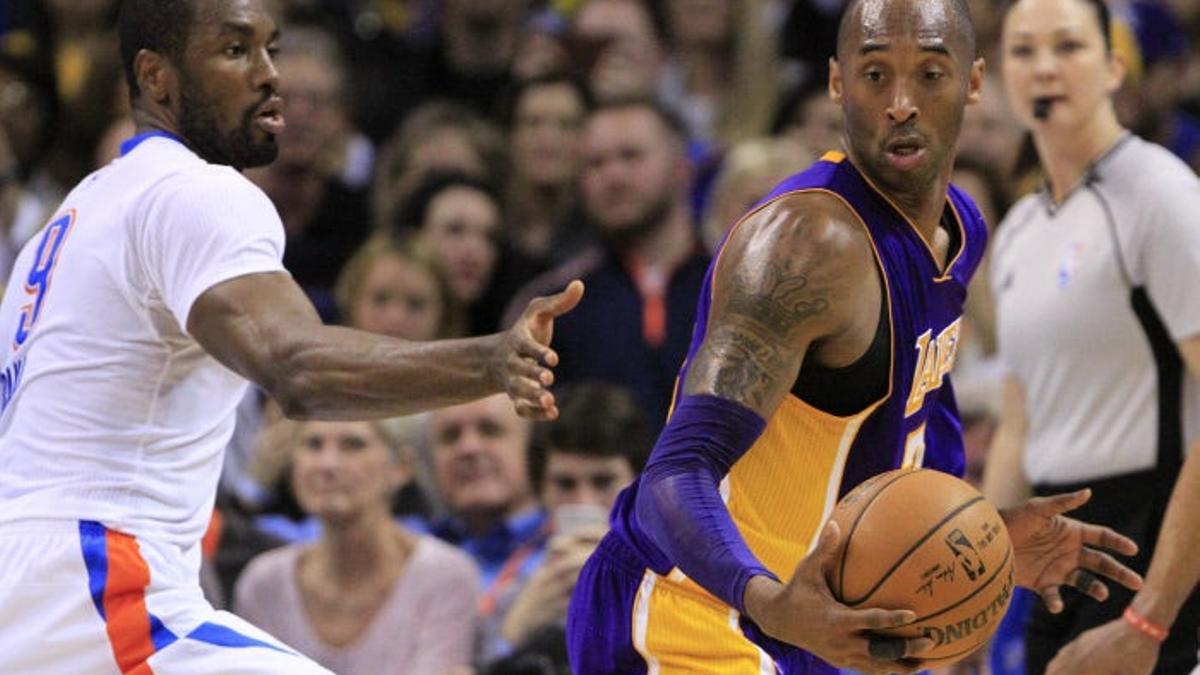 Kobe Bryant jugando con los lakers