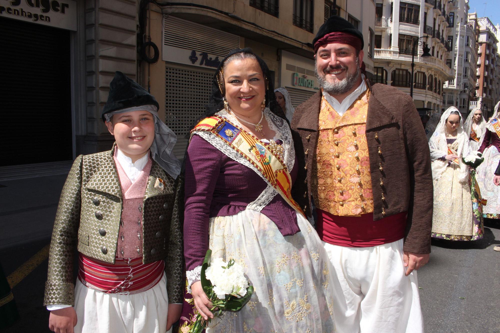 El desfile de falleras mayores en la Ofrenda a San Vicente Ferrer