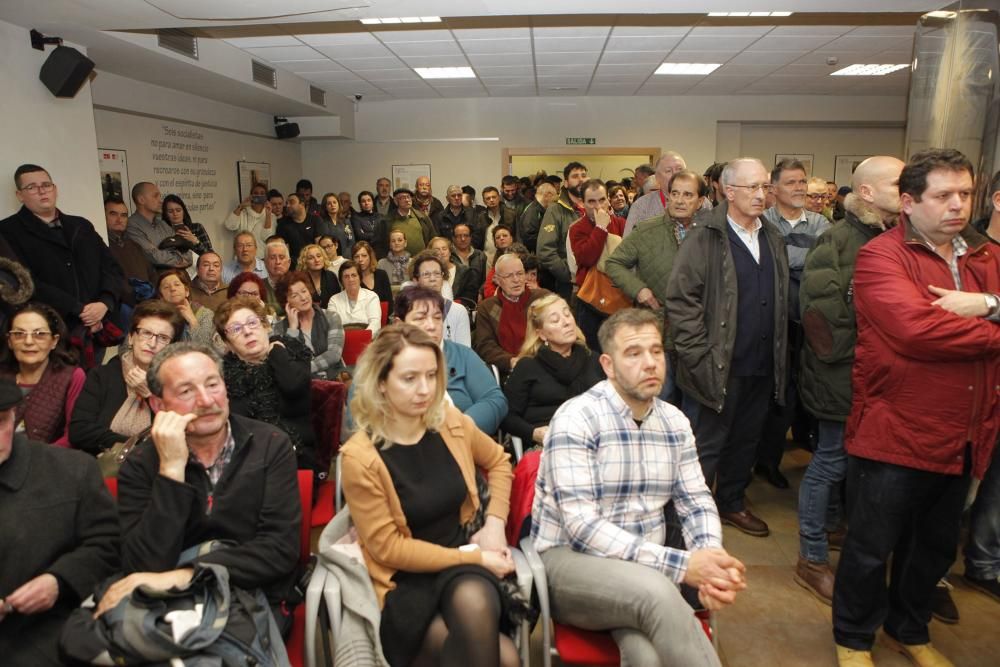 Reunión en la Casa del pueblo del PSOE gijonés