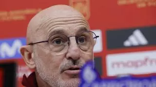 De la Fuente, sobre Joan Garcia y los cuatro porteros convocados: "Las costumbres están para cambiarlas"