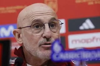 De la Fuente, sobre Joan Garcia y los cuatro porteros convocados: "Las costumbres están para cambiarlas"