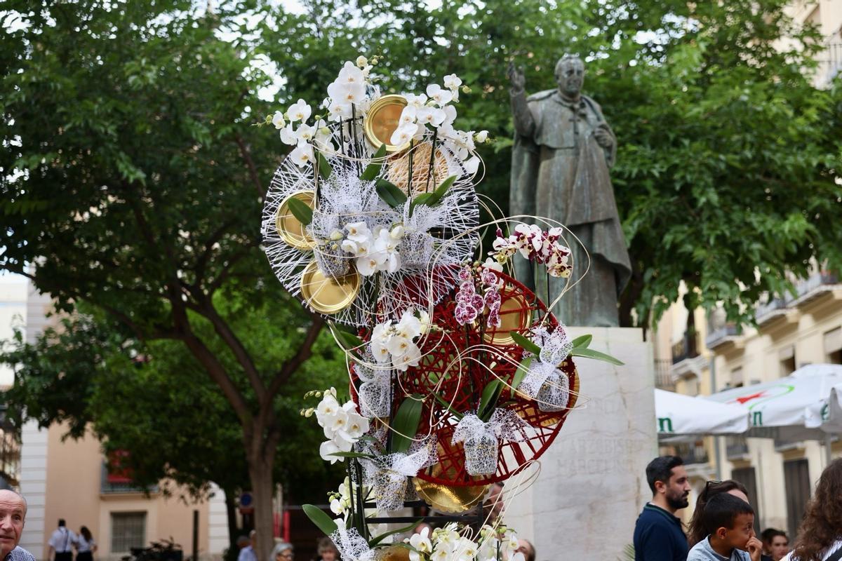 Carmen Prades y Marta Mercader retroceden tres mil años en el Corpus