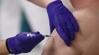 Sanidad aprueba la tercera dosis de la vacuna para personas inmunodeprimidas graves