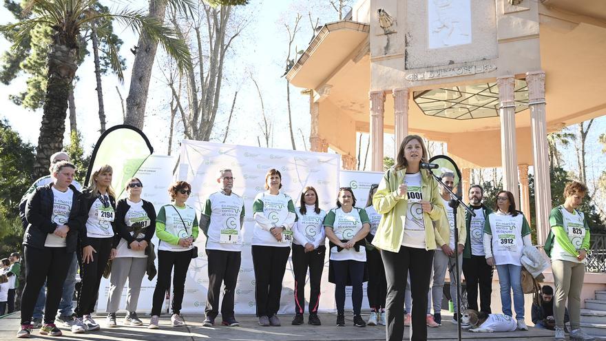 Búscate entre las imágenes de la marcha contra el cáncer de Castelló