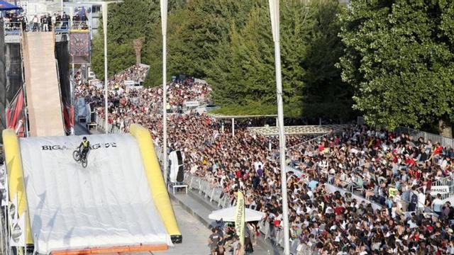 La prueba del Big Jump, durante la última edición de O Marisquiño, en 2019. | // J. LORES