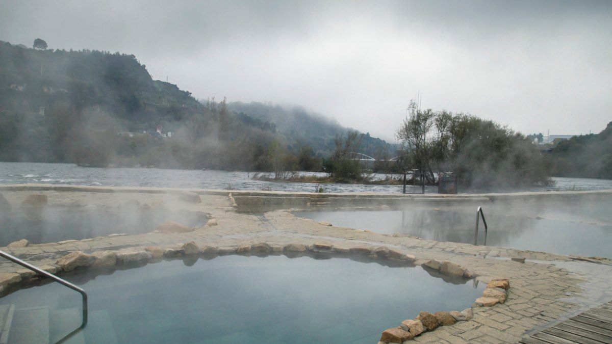 El paraíso termal de Galicia menos conocido: gratuito, en pleno bosque y a la misma temperatura todo el año