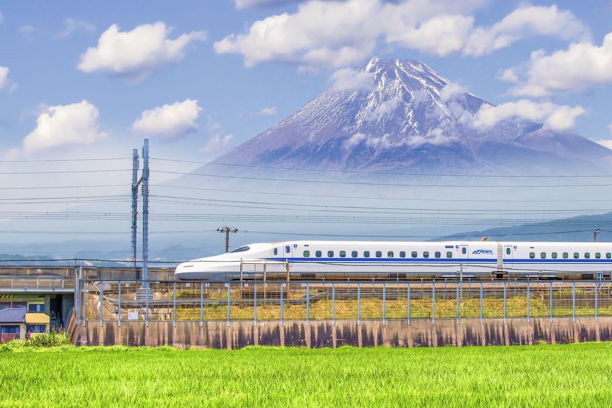 Hay que montar en el tren bala una vez en la vida.