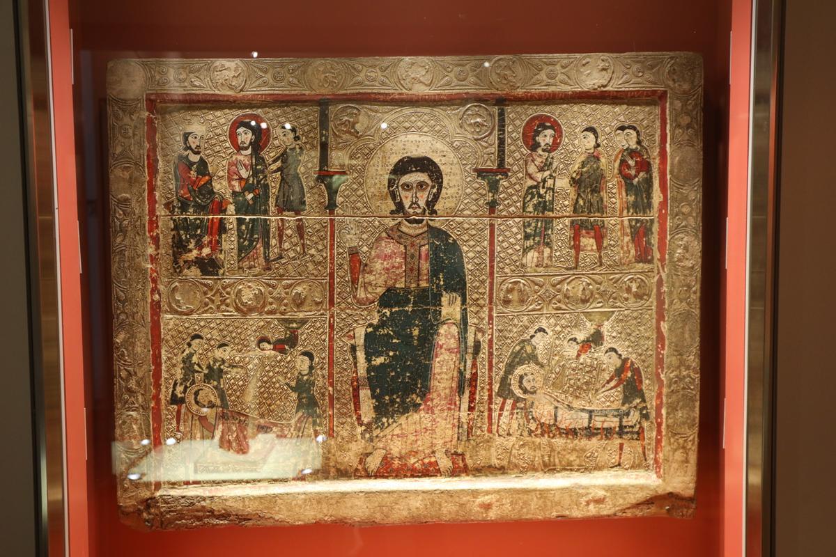 Frontal del altar de San Vicente del despoblado de Treserra (siglo XIII), catalogado como BIC, en el Museo Diocesano de Barbastro.