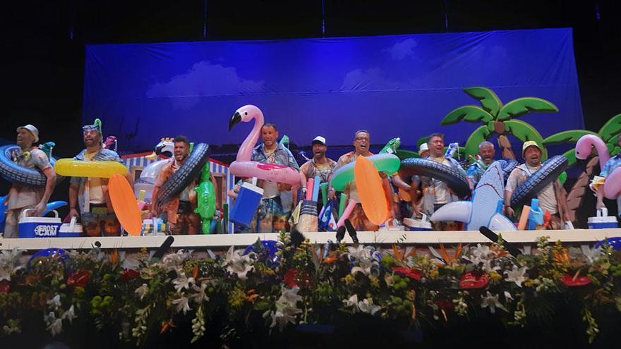 Los de Huelin, la murga de Pariente, sobre las tablas del Cervantes.