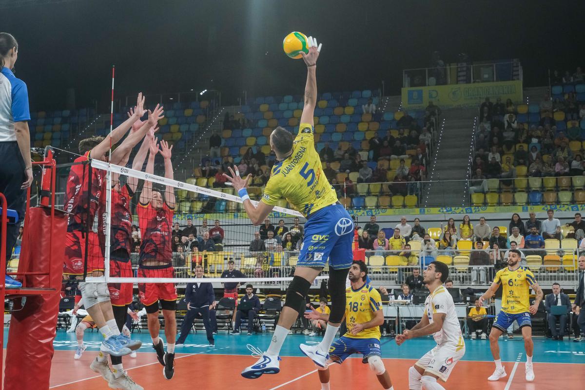 Partido Guaguas-Praga de Champions League