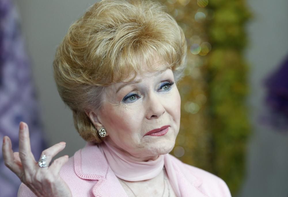 Muere Debbie Reynolds, madre de Carrie Fisher