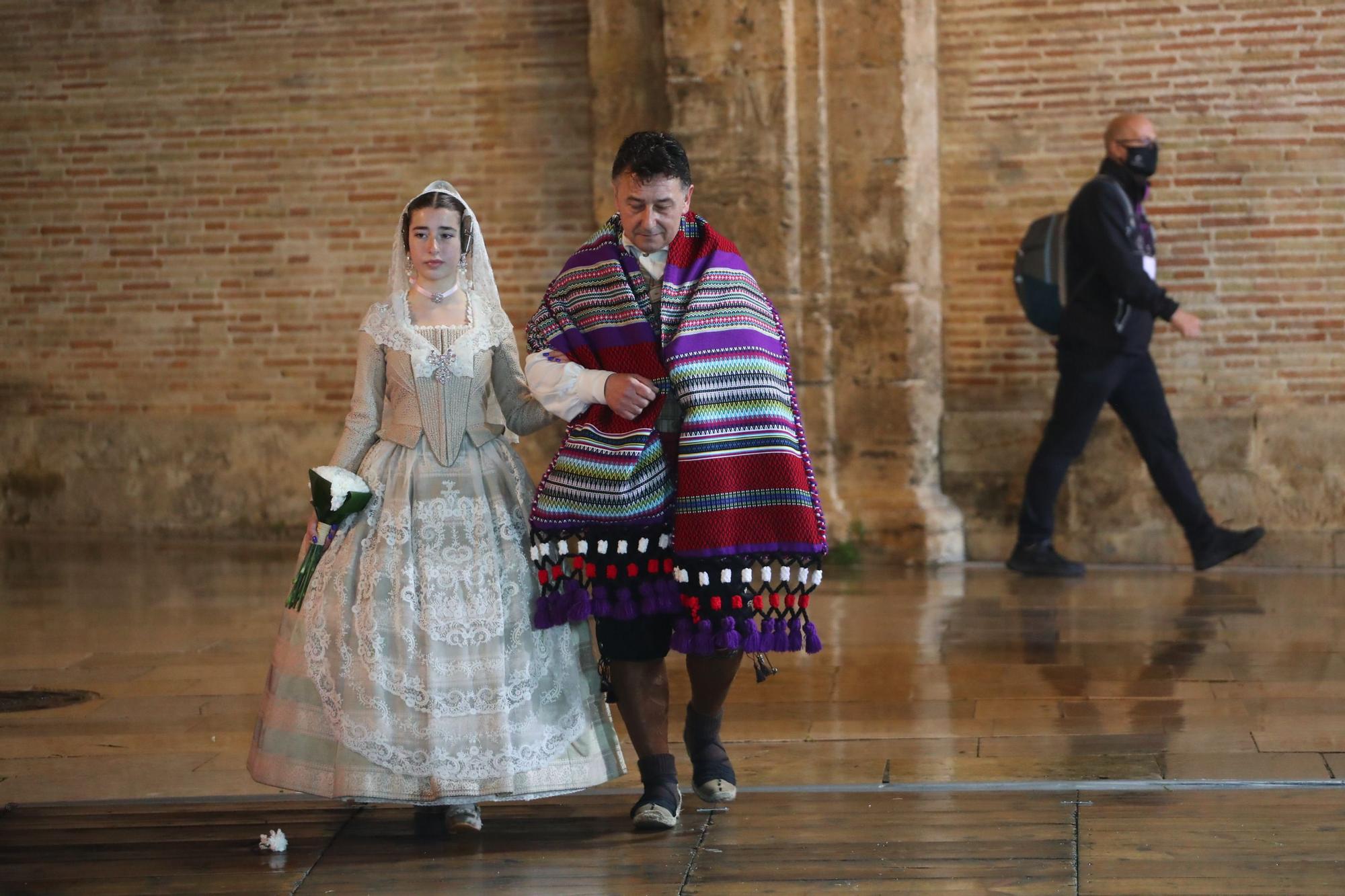 Búscate en el primer día de ofrenda por la calle de la Paz (entre las 20:00 a las 21:00 horas)