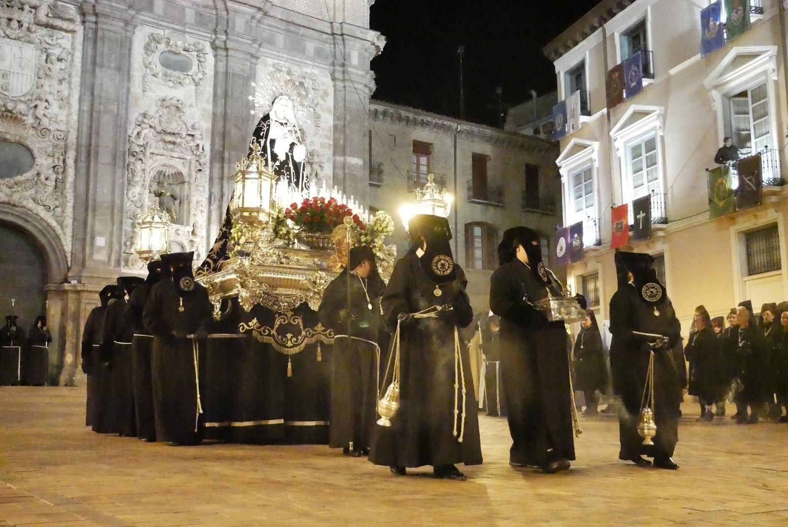 En imágenes | Zaragoza se conmueve con el 'Encuentro' de Jesús del Calvario y la Virgen de los Dolores