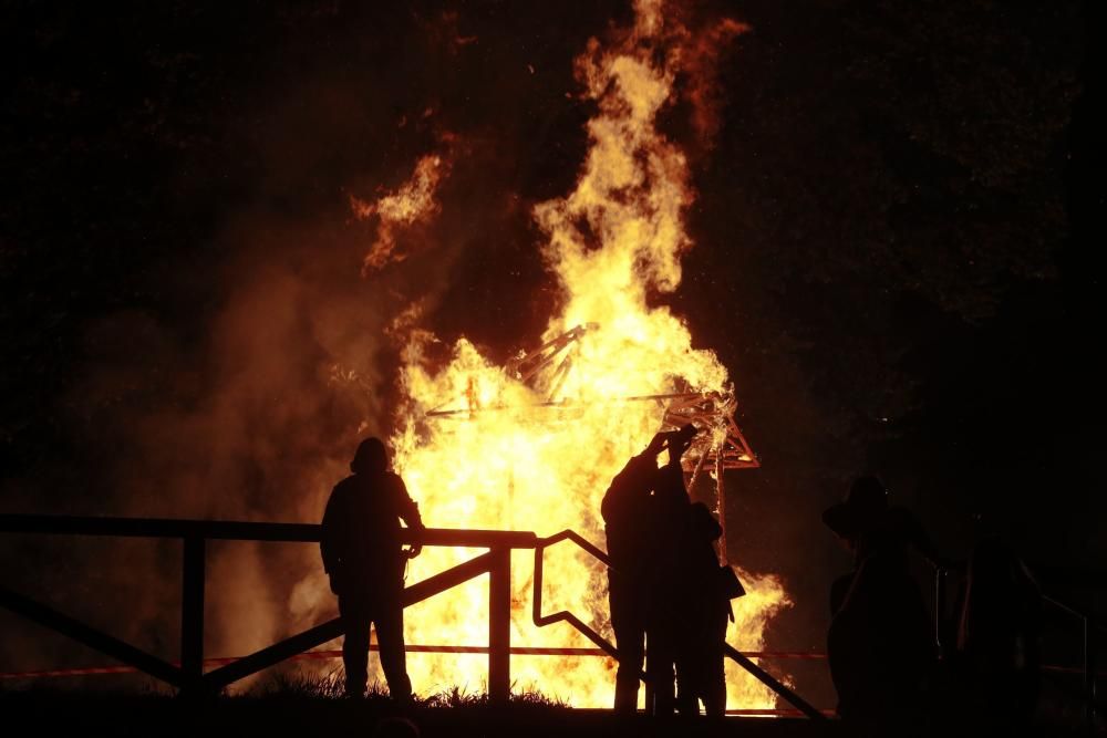 Trasona y Avilés celebran la noche más corta