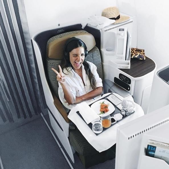 Cinco trucos para dormir en el avión