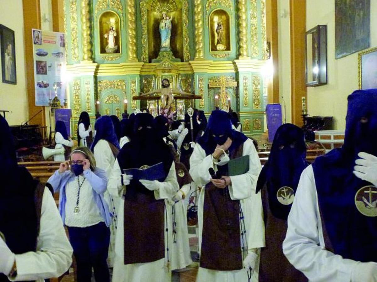 MARÍA SANTÍSIMA DE LA CONCEPCIÓN  DESFILA BAJO PALIO EL MIÉRCOLES SANTO.