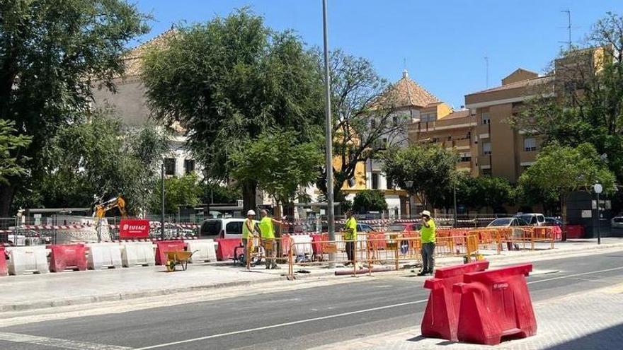 Tomás González, presidente de Aprocom avisa del daño al comercio del centro de Sevilla por los cambios de Tussam y las restricciones: "Tener que andar 20 minutos ahuyenta al cliente"