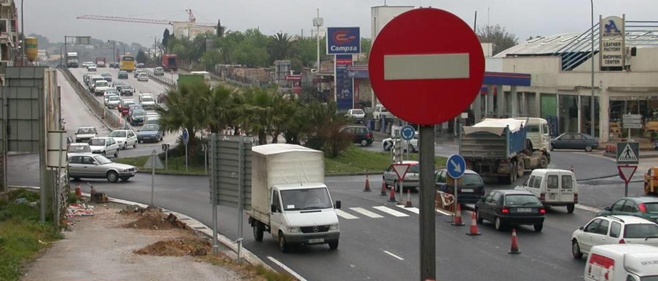 La rotonda de la Avenida de Colón a la que no es recomendable dirigirse el domingo.