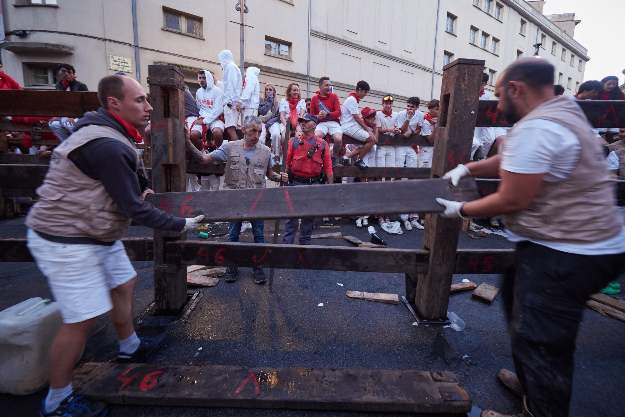 Imatges del segon encierro dels Sanfermines 2025