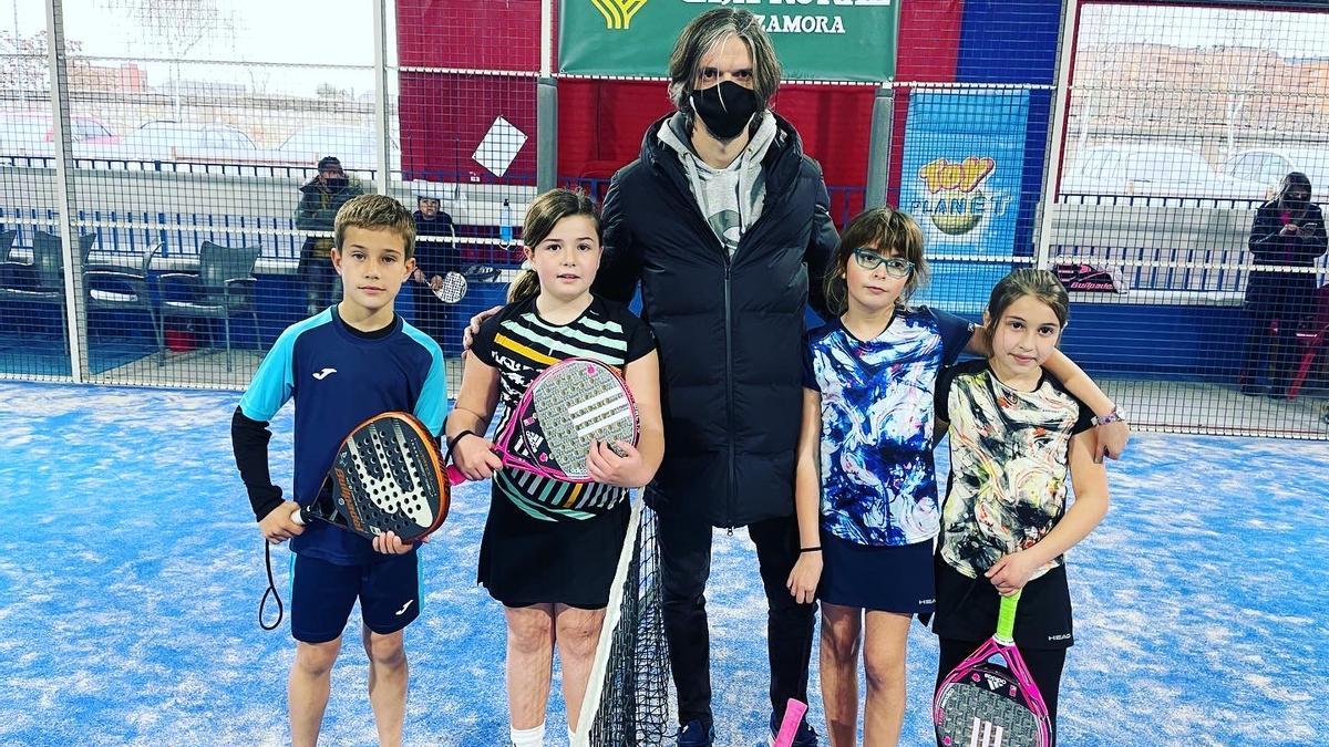 Imagen de la competición celebrada en Zamora Pádel Indoor por menores.