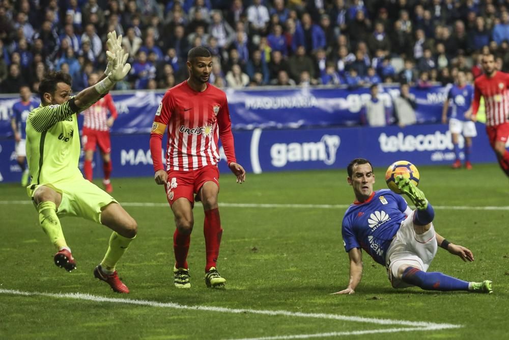 Partido en el Carlos Tartiere entre el Oviedo y el Almería