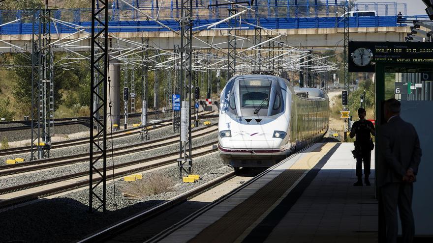 Bruselas &quot;clarificará&quot; con Francia su plan de retrasar el corredor Atlántico