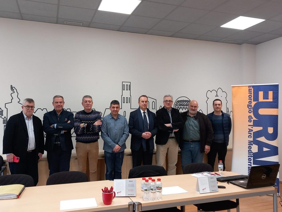 Reunió de la junta del Cercle Euram amb Manuel Toro com a president.